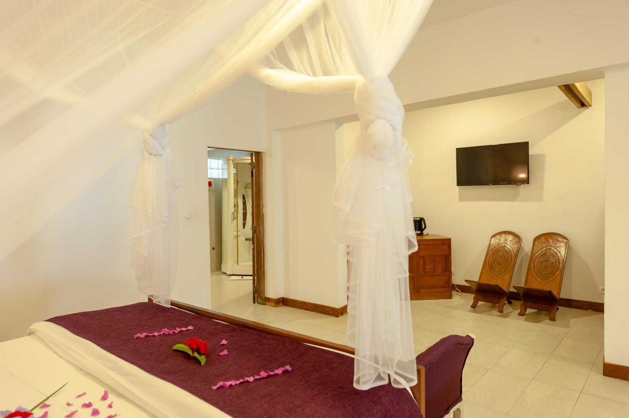 Nosy Be Hotel & Spa Ambondrona  Екстер'єр фото